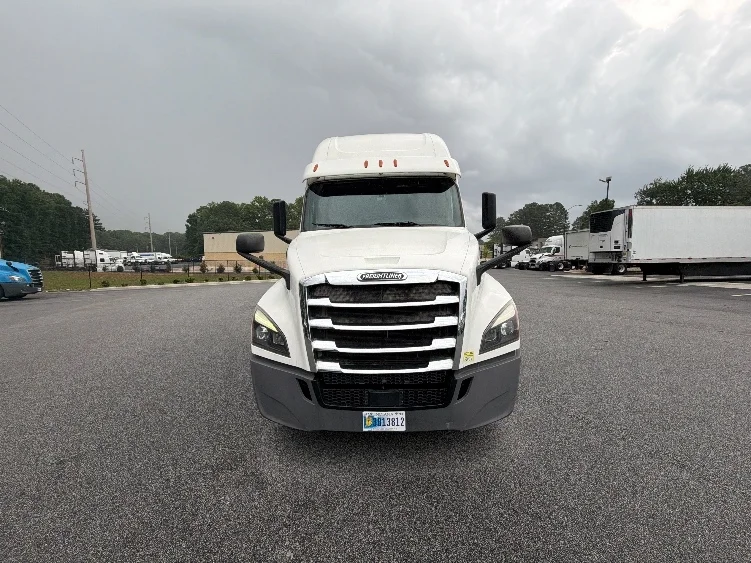 2020 Freightliner Cascadia in Atlanta (Forest Park), GA — photo 2