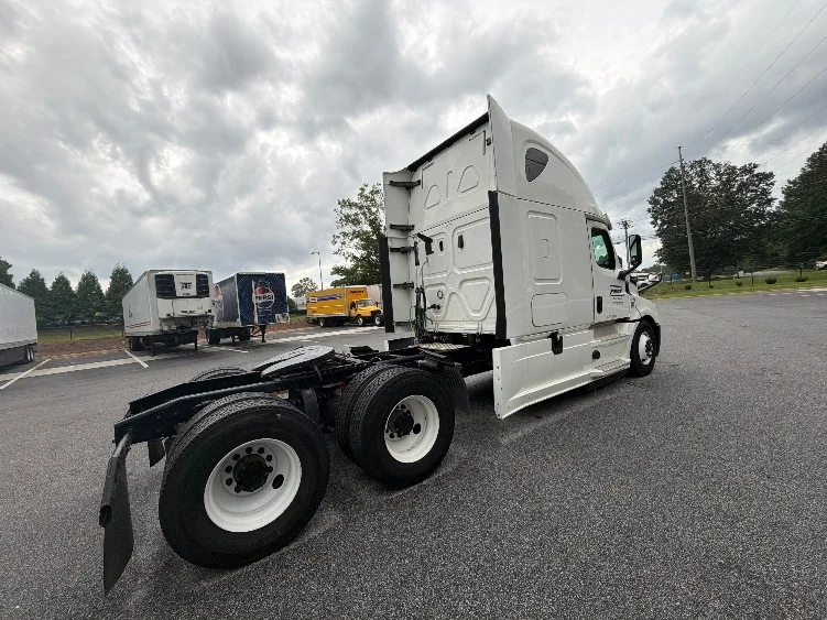2020 Freightliner Cascadia in Atlanta (Forest Park), GA — photo 7