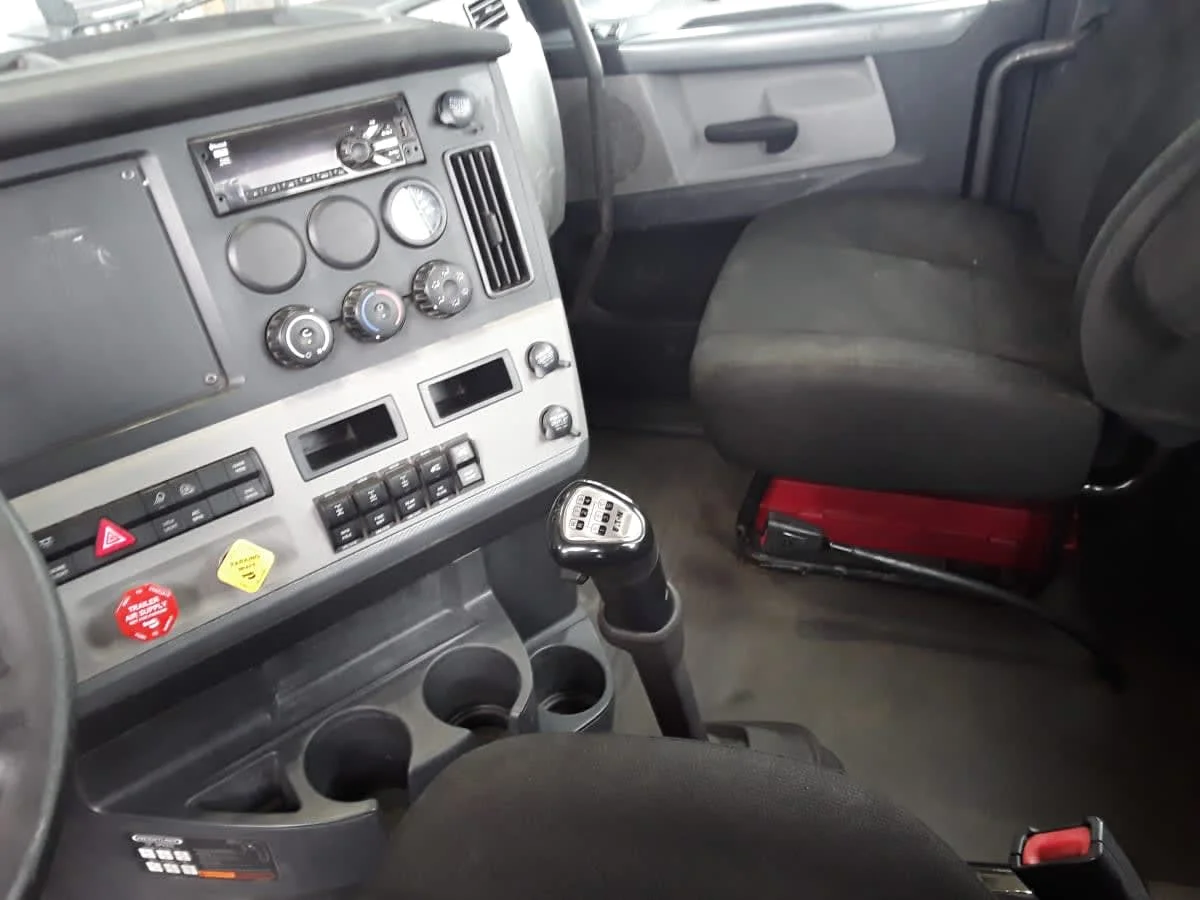 2020 Freightliner Cascadia in Hilliard, OH — photo 7