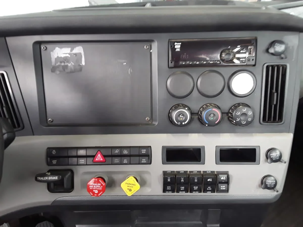 2020 Freightliner Cascadia in Hilliard, OH — photo 9