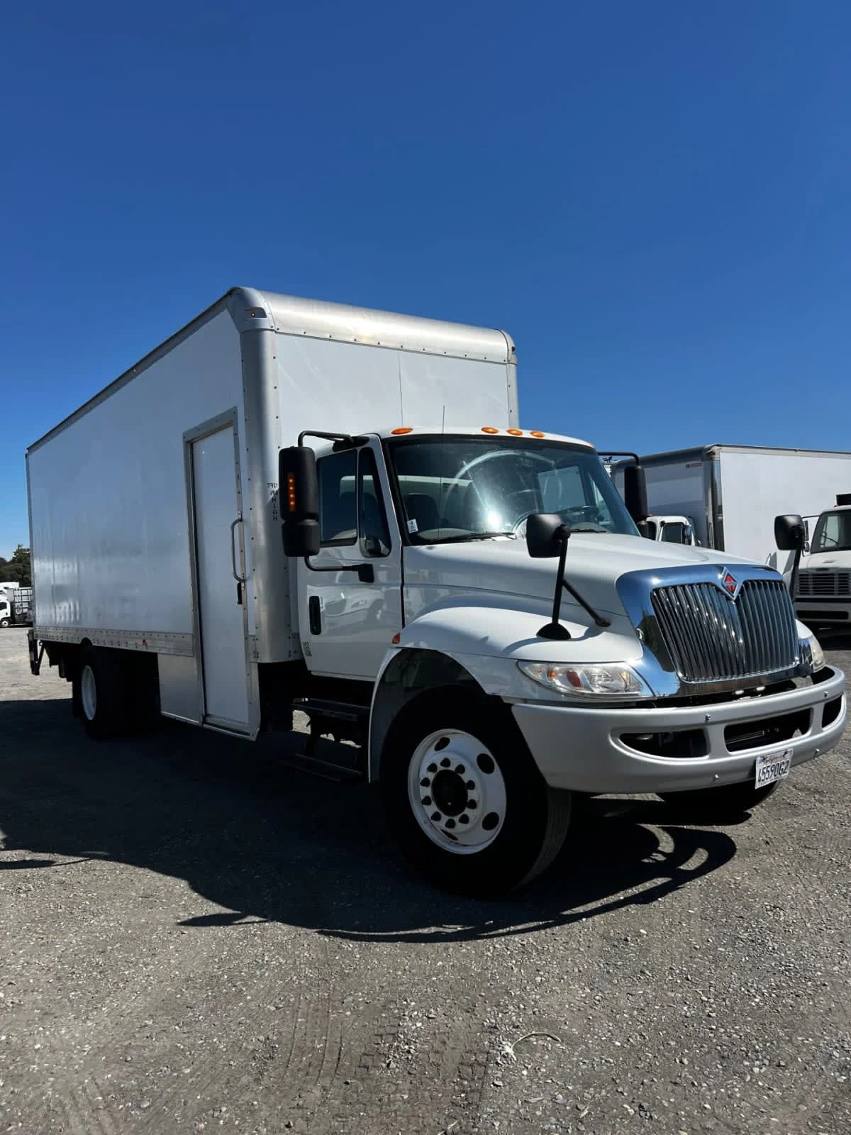 2018 International 4300 - image 3