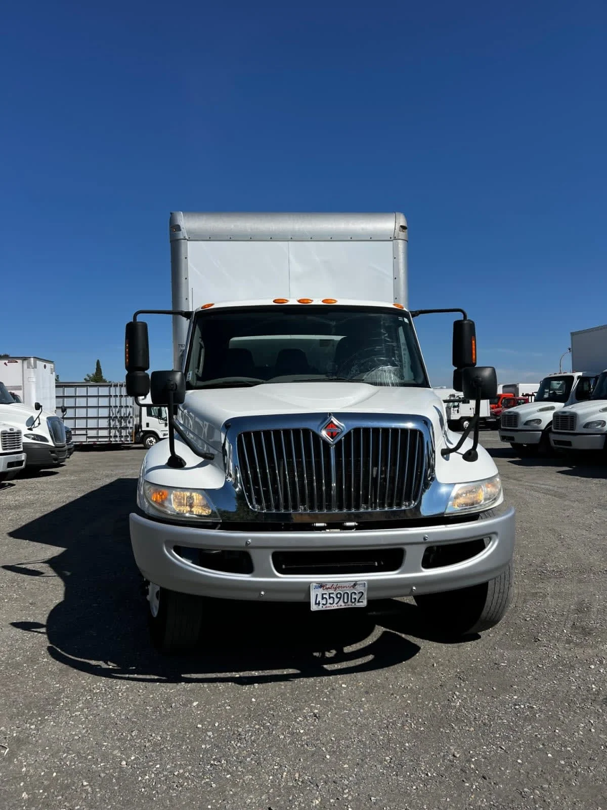 2018 International 4300 - image 2