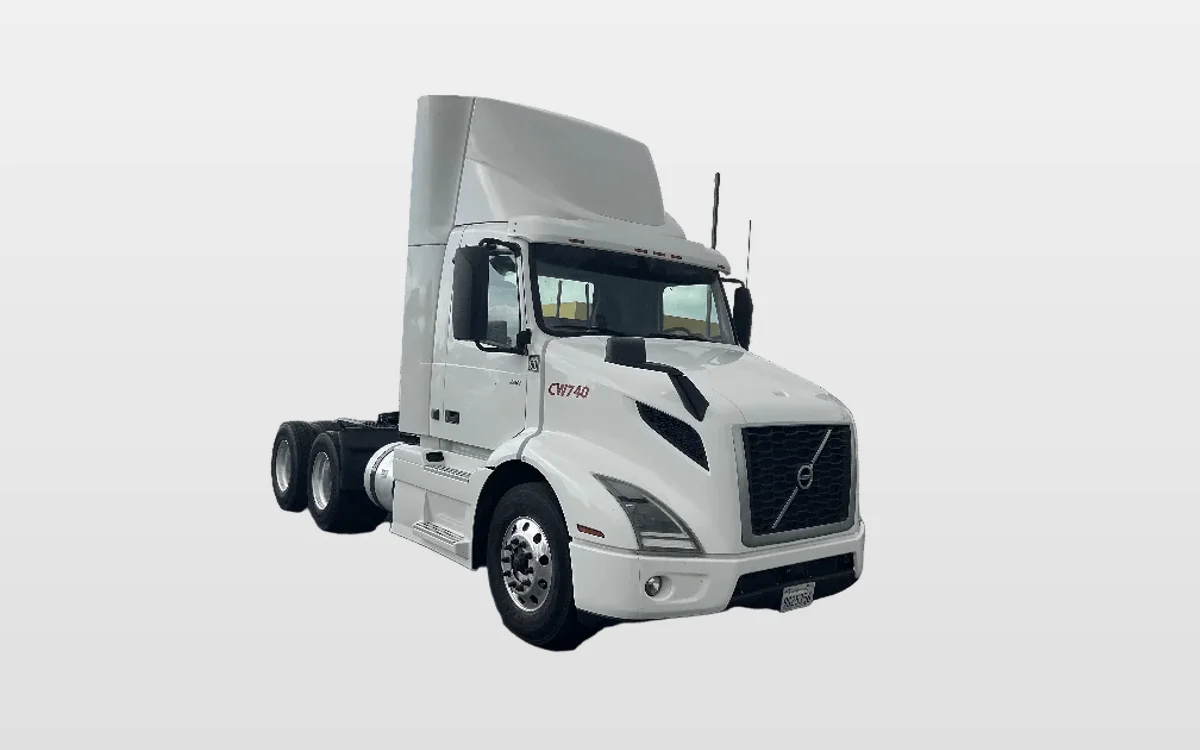 2020 Volvo - image 1