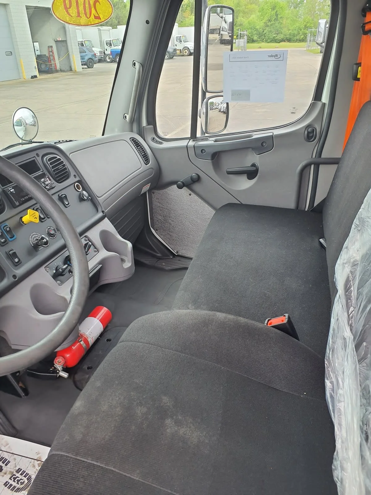 2019 Freightliner M2 106 in Oak Creek, WI — photo 7