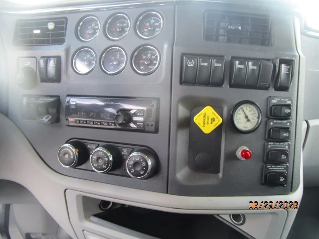 2019 Peterbilt 567 in Butler, PA — photo 11