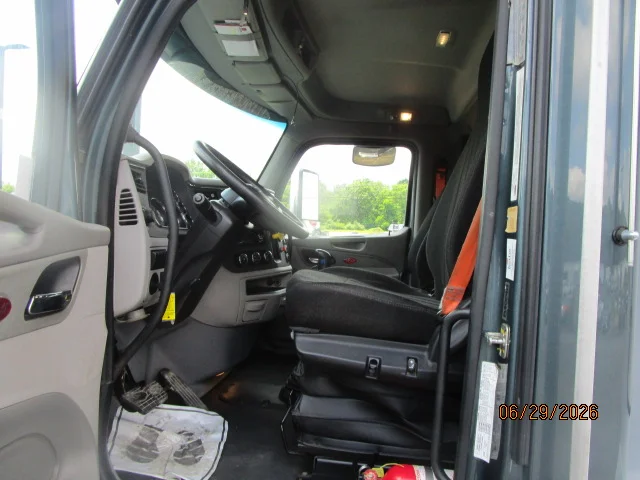 2019 Peterbilt 567 in Butler, PA — photo 9
