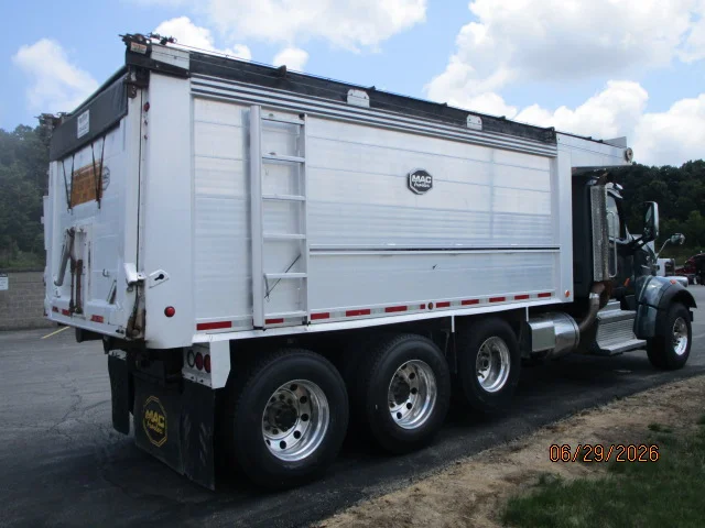 2019 Peterbilt 567 in Butler, PA — photo 5