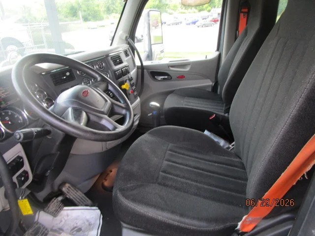 2019 Peterbilt 567 in Butler, PA — photo 10