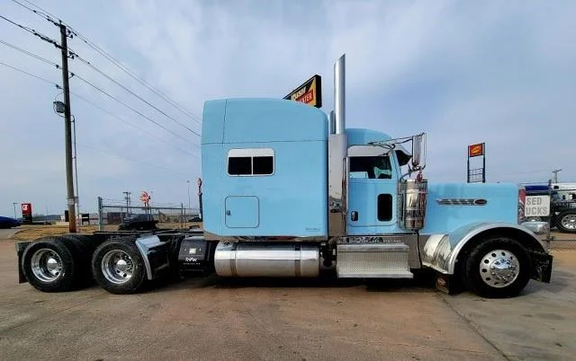 2021 Peterbilt 389 - image 6