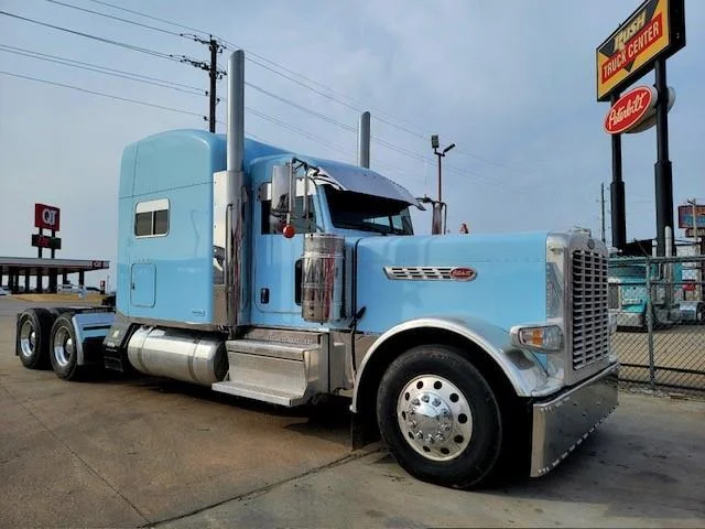 2021 Peterbilt 389 - image 5