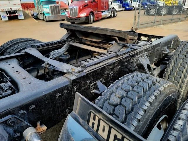 2021 Peterbilt 389 - image 15