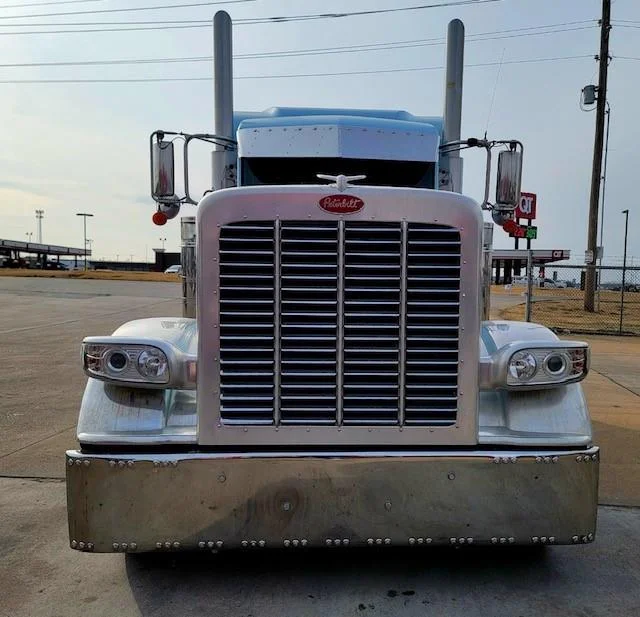 2021 Peterbilt 389 - image 10