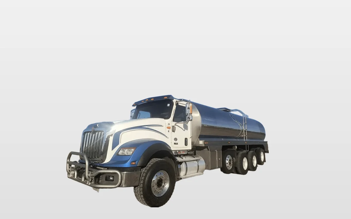 2020 International HX - image 1