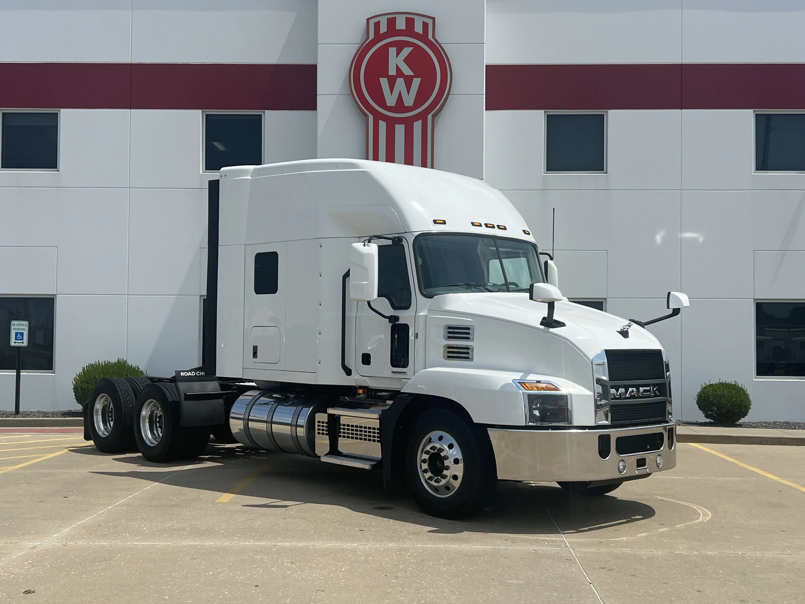 2023 Mack Anthem in Troy, IL — photo 3
