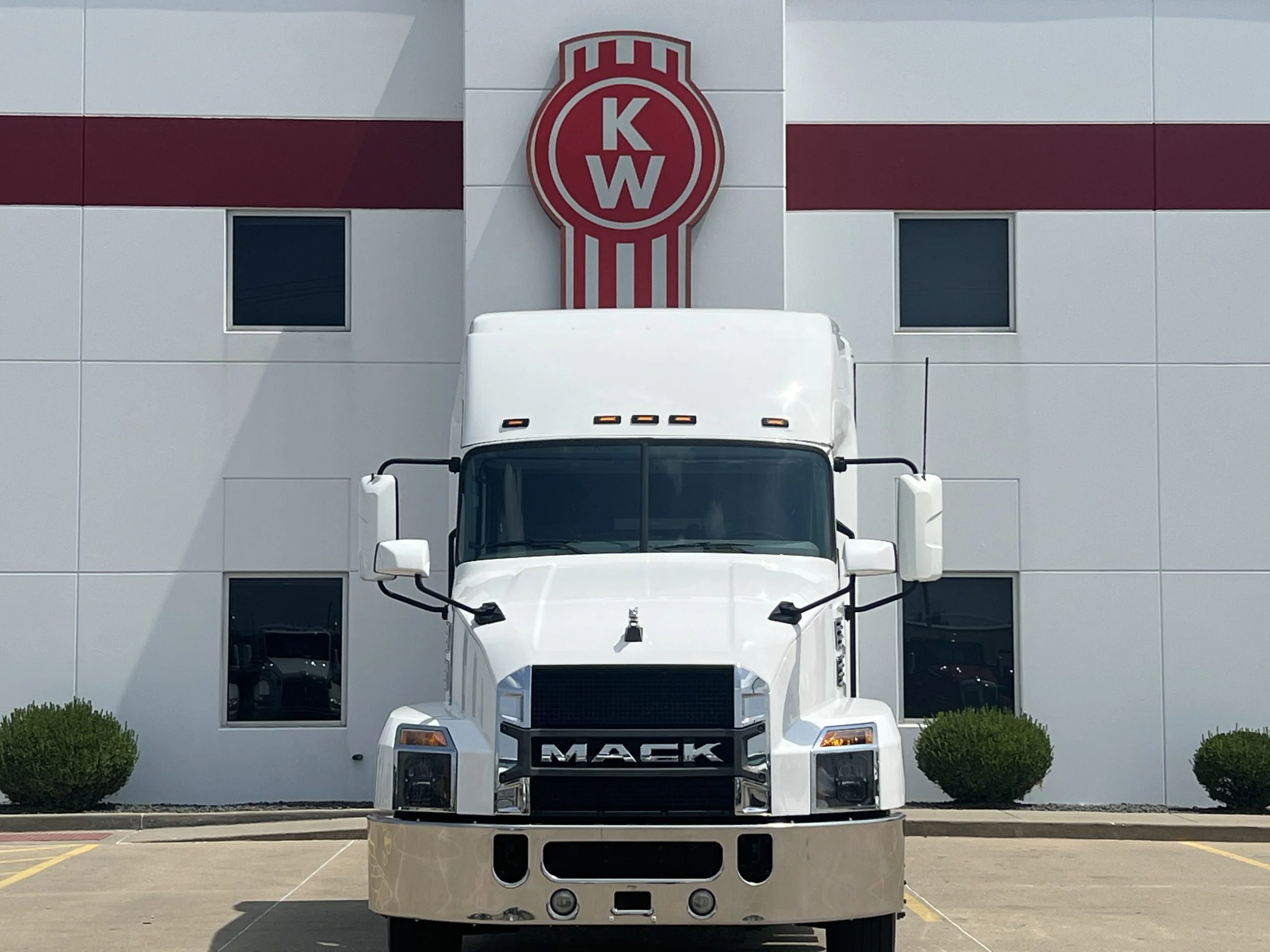 2023 Mack Anthem in Troy, IL — photo 2