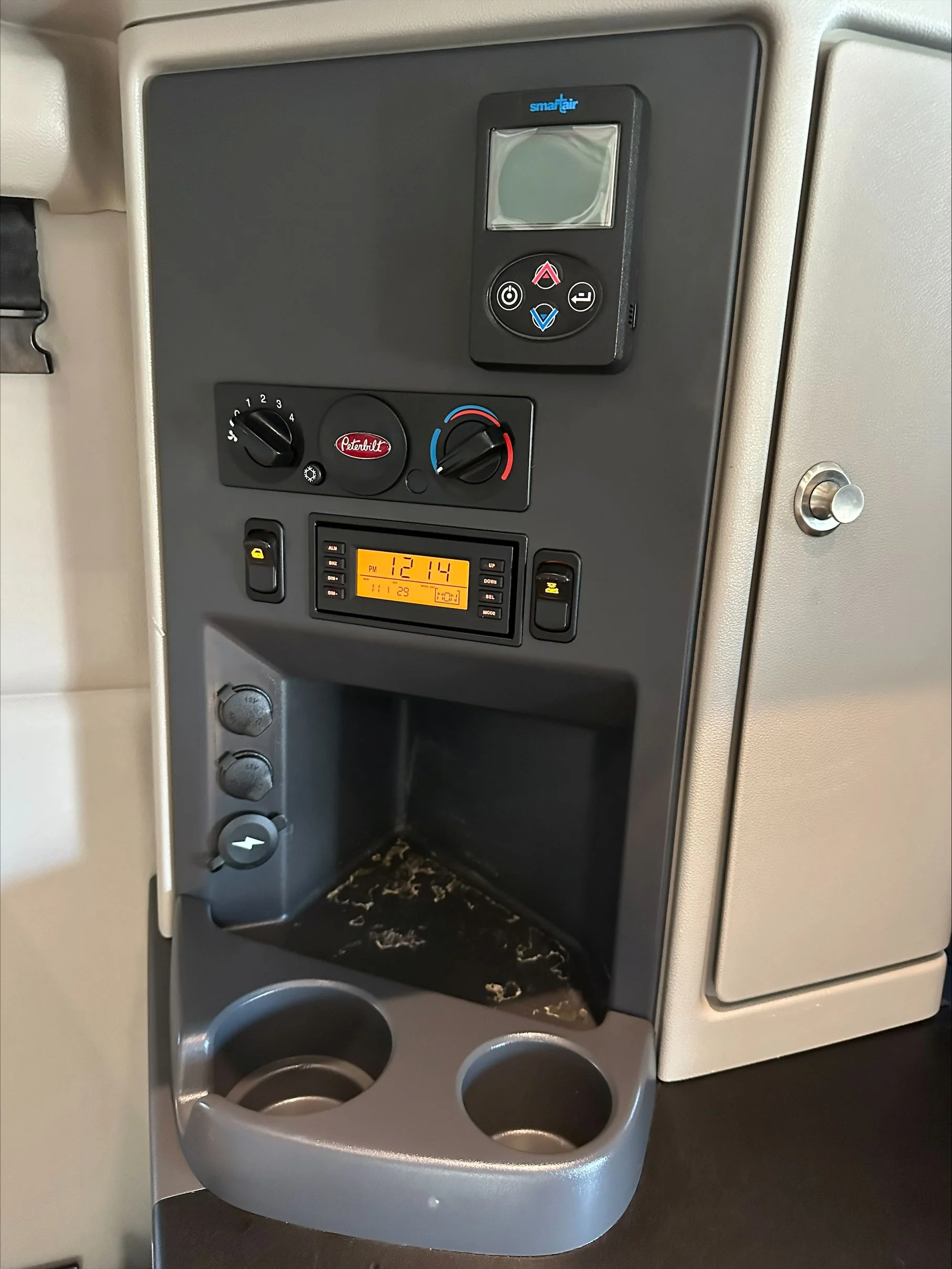 2021 Peterbilt 579 in Portland, OR — photo 10