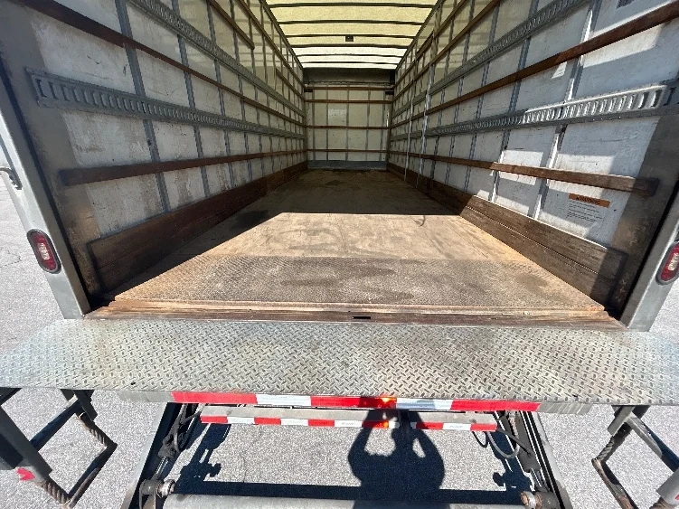 2020 Freightliner M2 106 - image 10