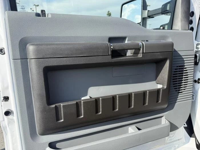 2027 Ford F-650 — photo 13