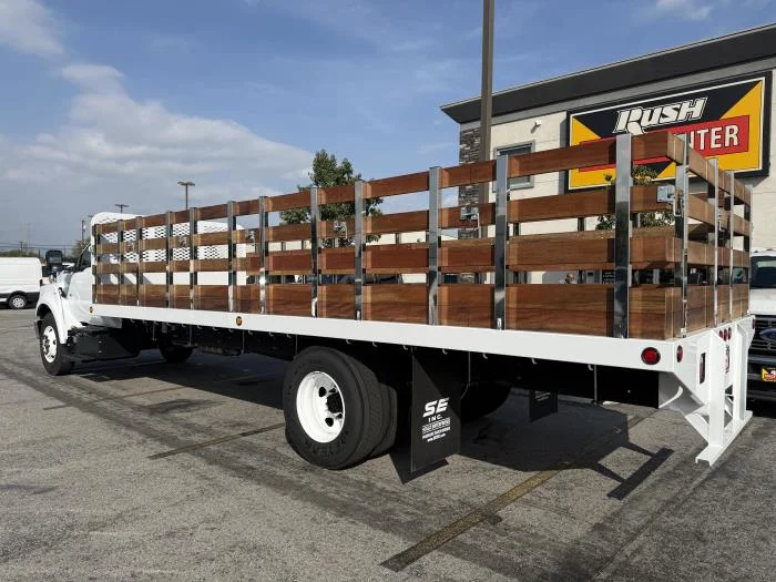 2027 Ford F-650 — photo 3