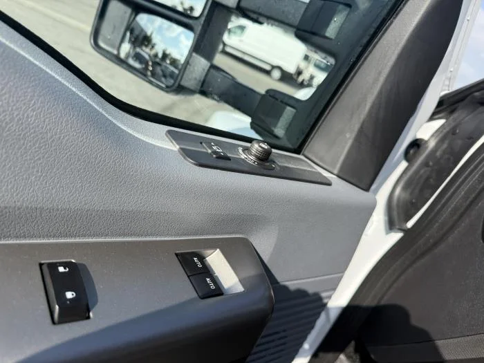 2027 Ford F-650 — photo 14