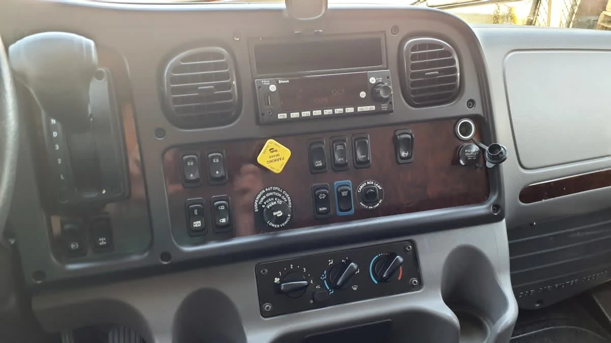 2023 Freightliner M2 106 in Springfield, MA — photo 7