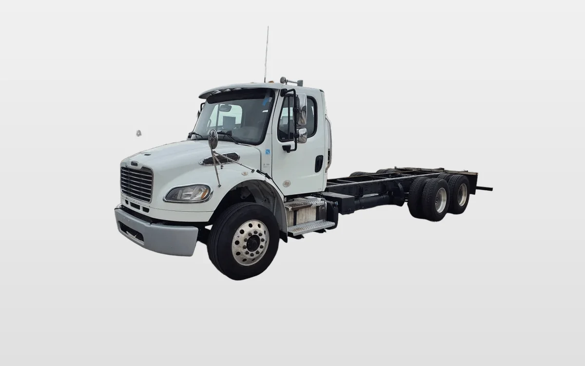 2020 Freightliner M2 106 - image 1