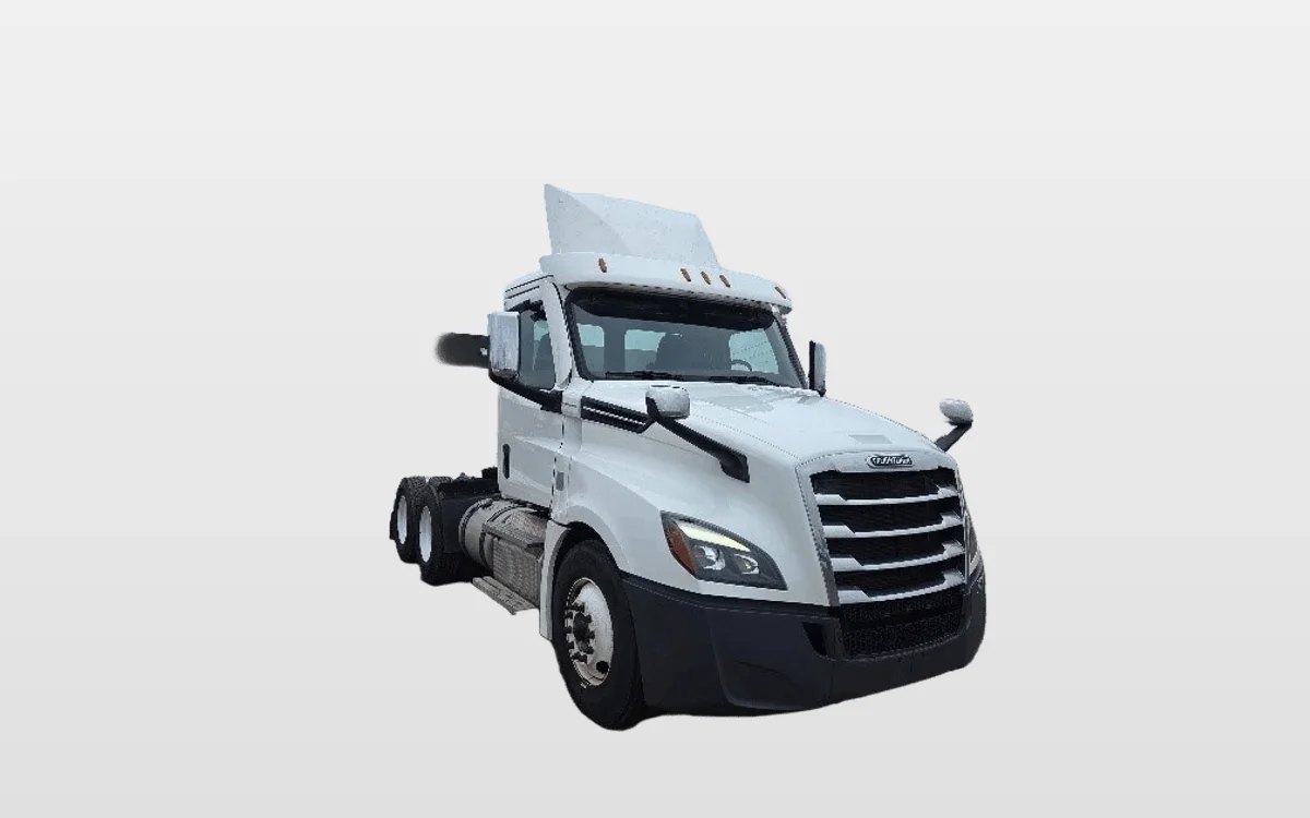 2020 Freightliner Cascadia - image 1