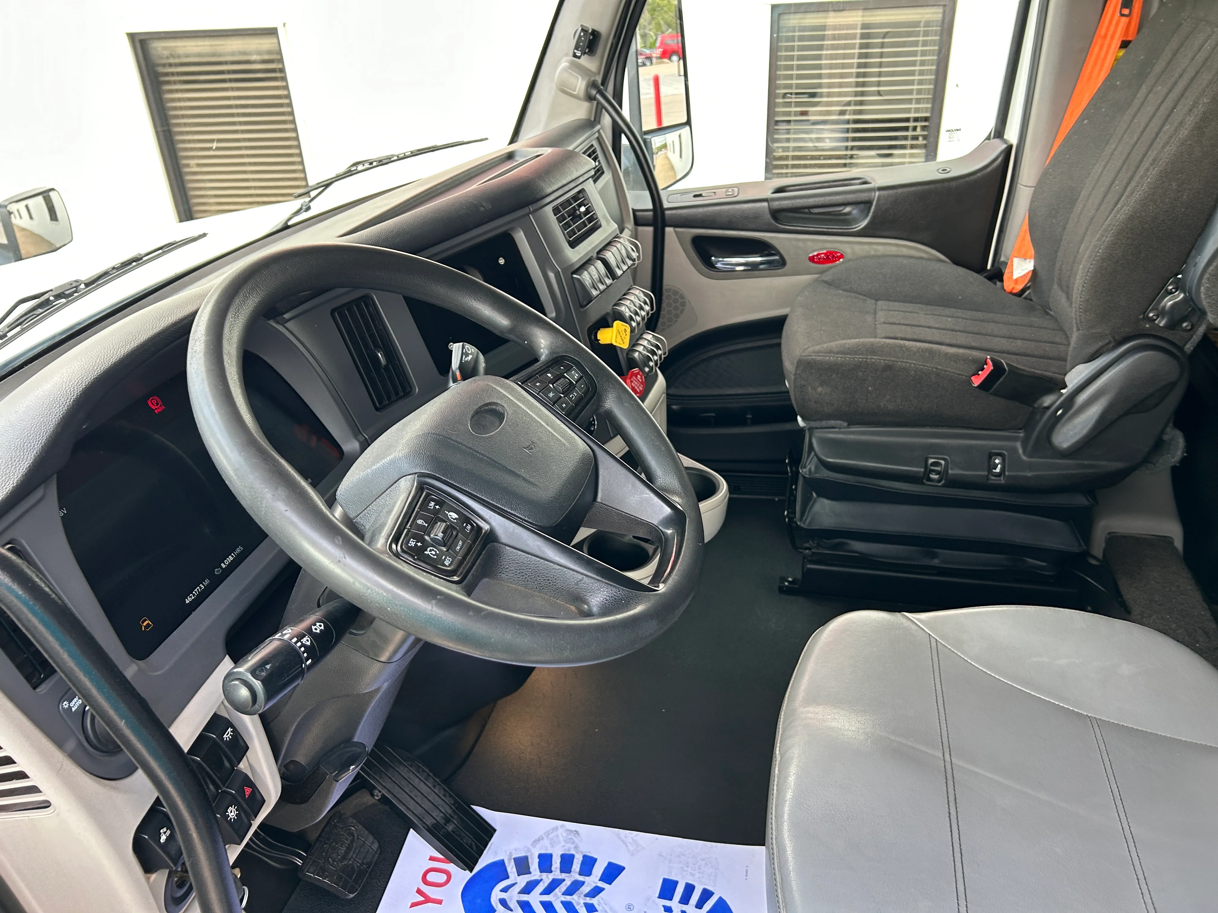 2022 Peterbilt 567 - image 8