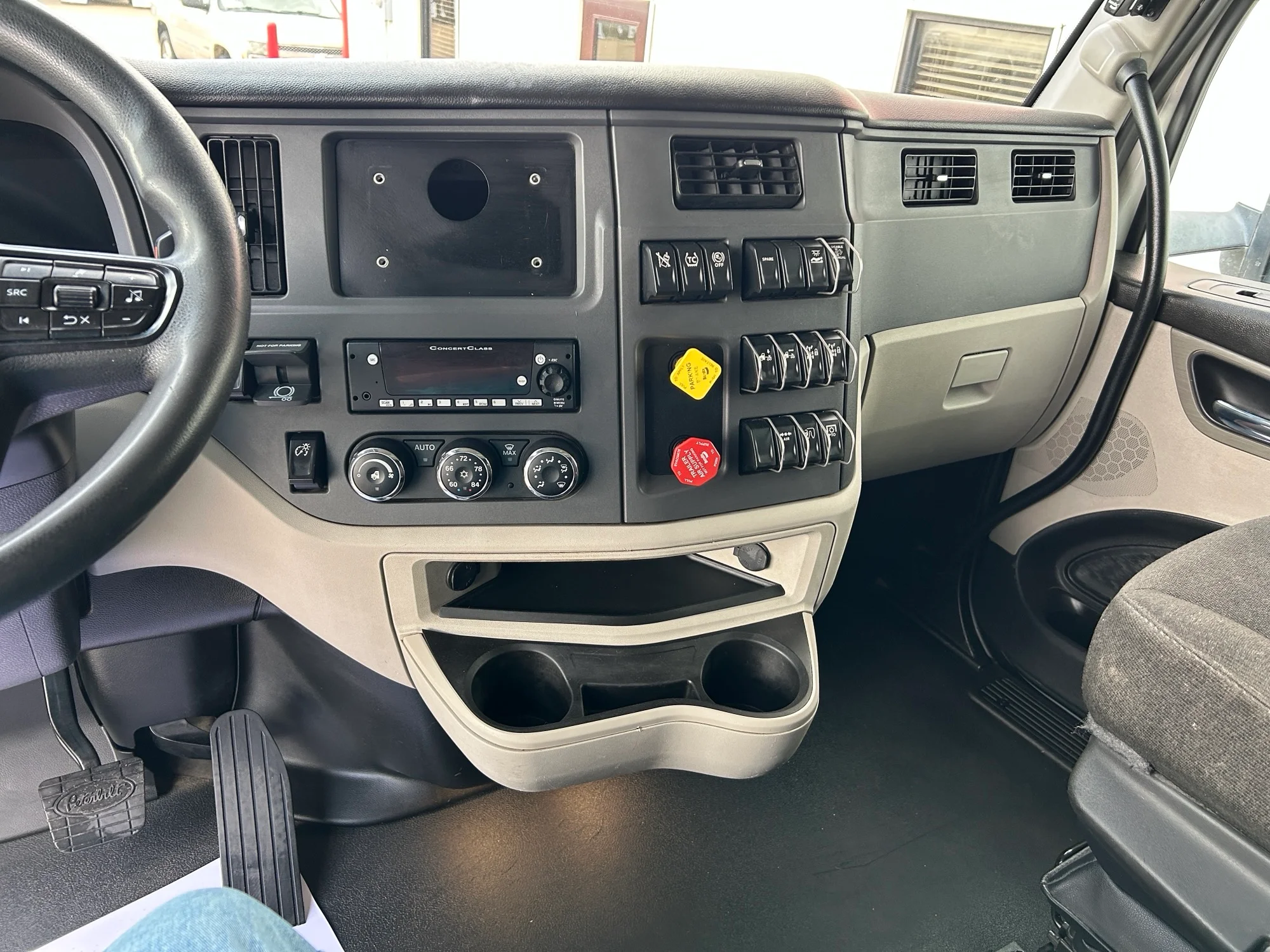 2022 Peterbilt 567 - image 9