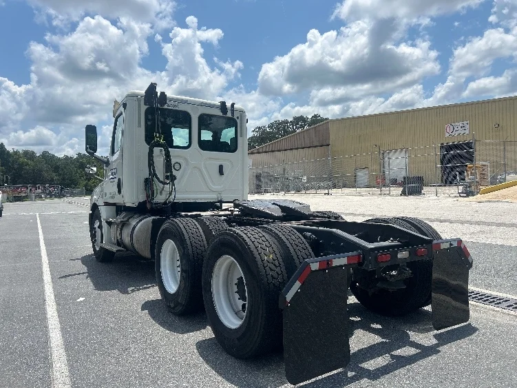 2019 Freightliner Cascadia in Pensacola, FL — photo 5