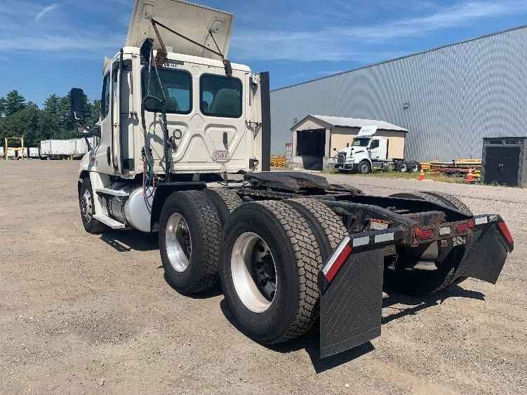 2019 Freightliner Cascadia in Franklin, MA — photo 5