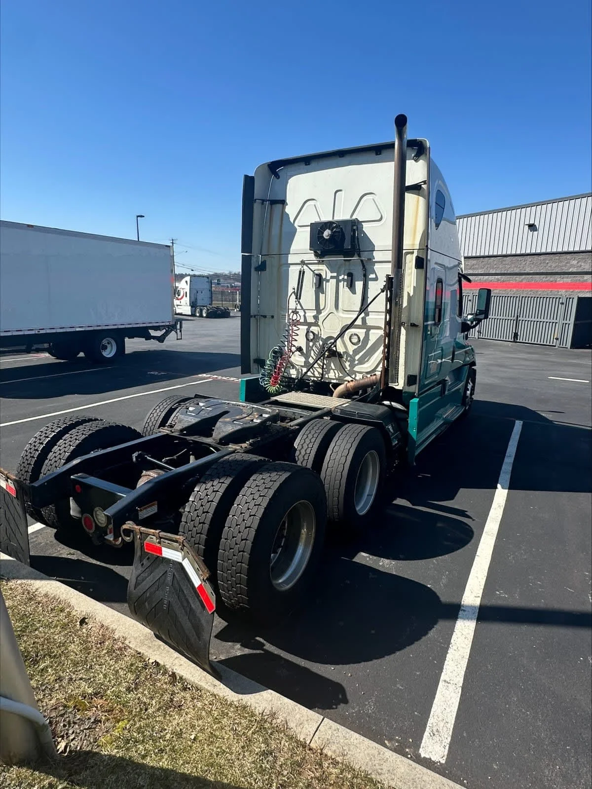 2019 Freightliner Cascadia in Allentown, PA — photo 4