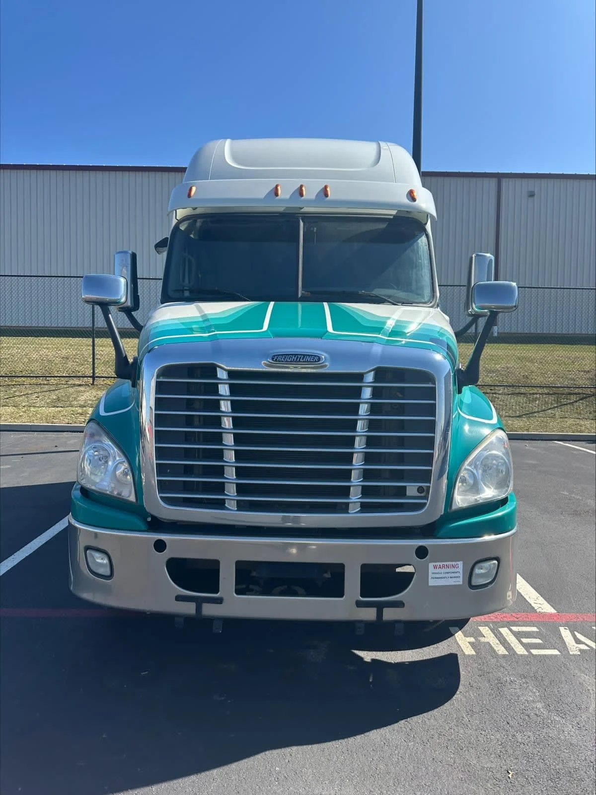 2019 Freightliner Cascadia in Allentown, PA — photo 2