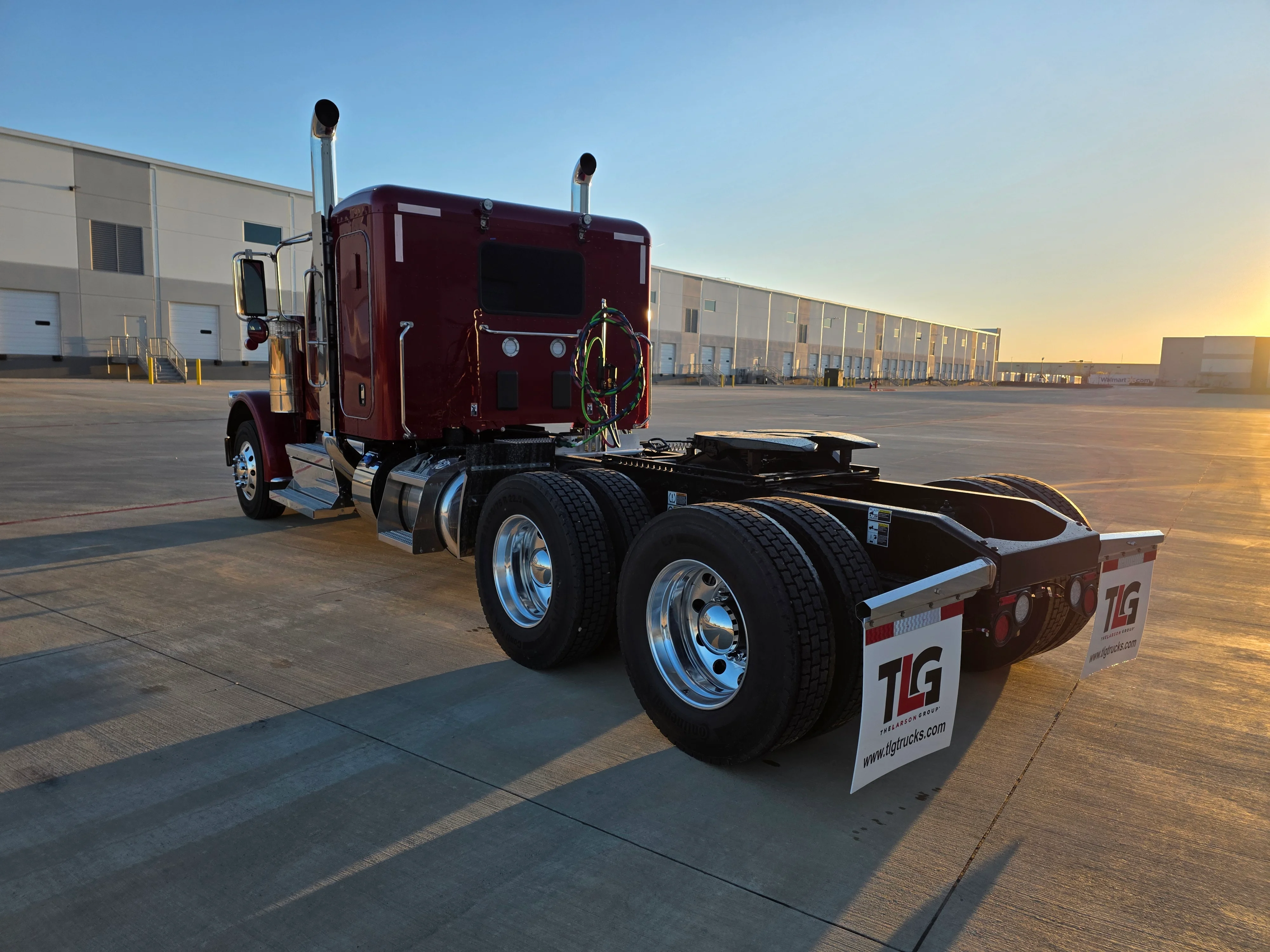 2027 Peterbilt 589 in Dayton, OH — photo 3