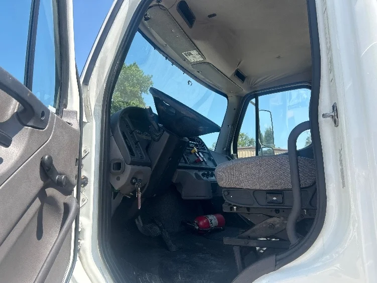 2019 Freightliner eM2 in Poplar Bluff, MO — photo 9