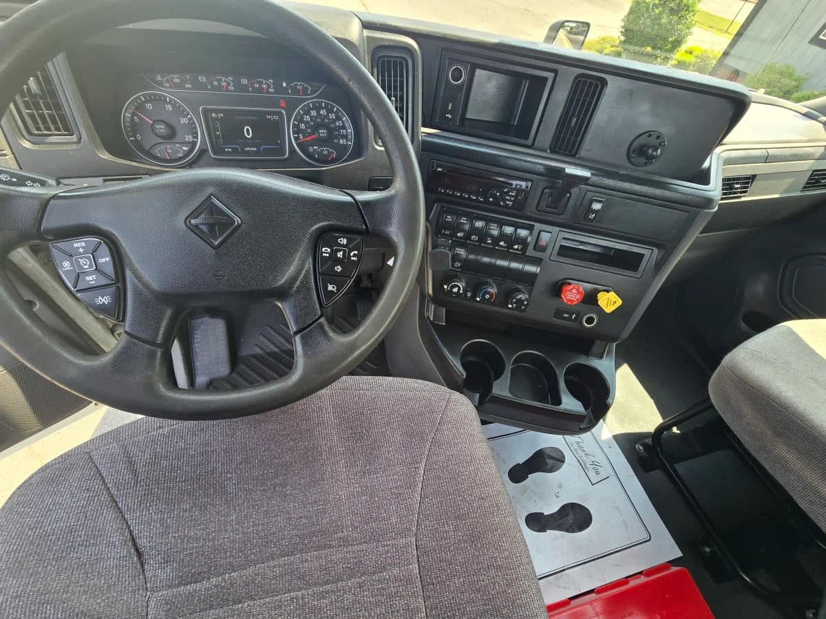 2018 International LT in North Little Rock, AR — photo 7