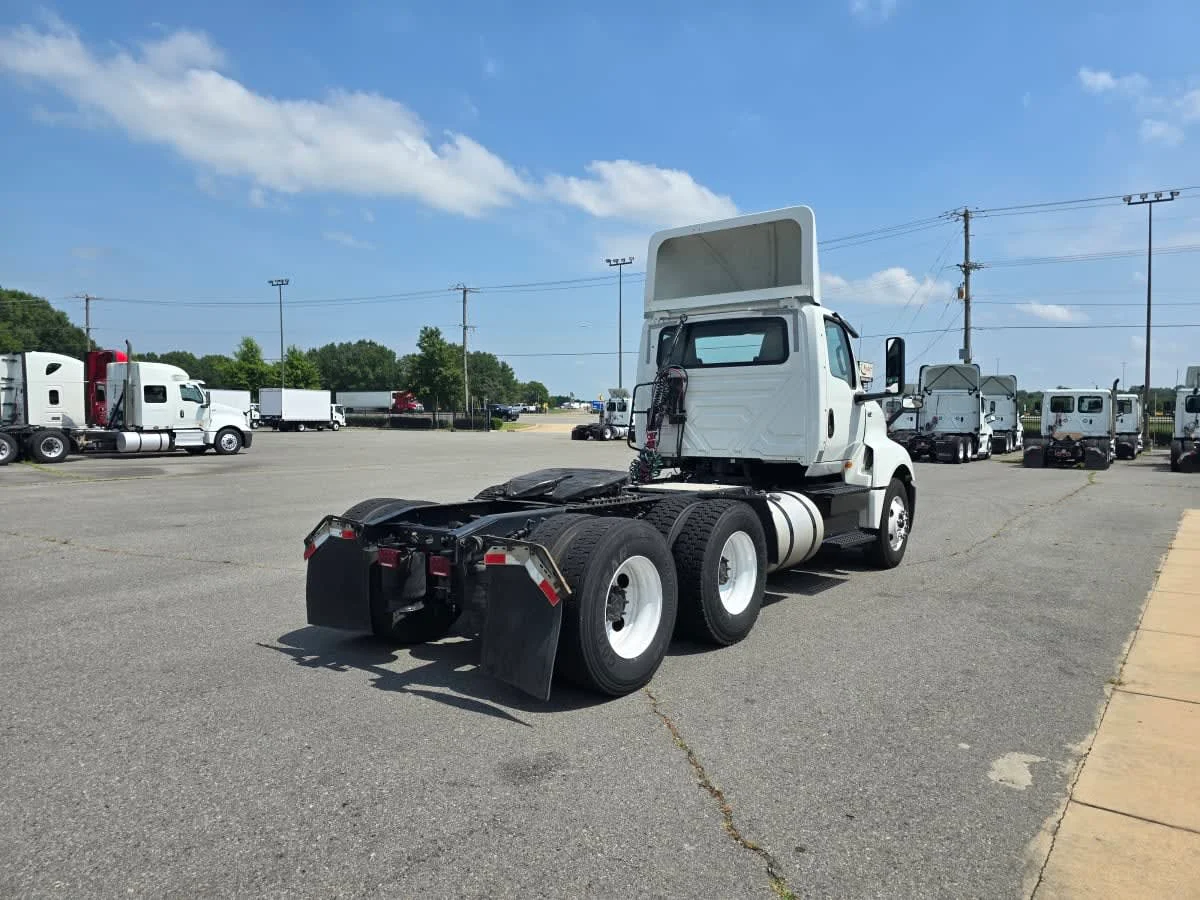 2018 International LT in North Little Rock, AR — photo 4
