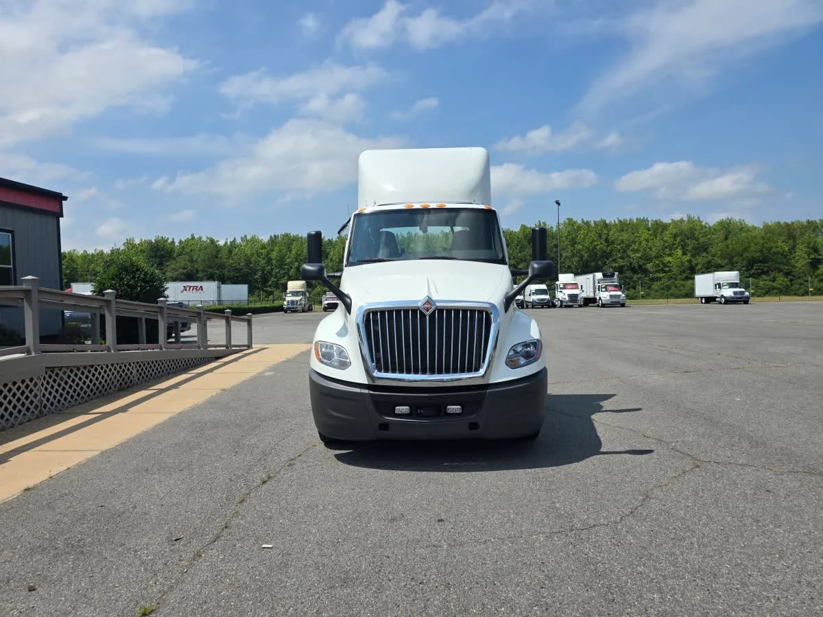 2018 International LT in North Little Rock, AR — photo 2
