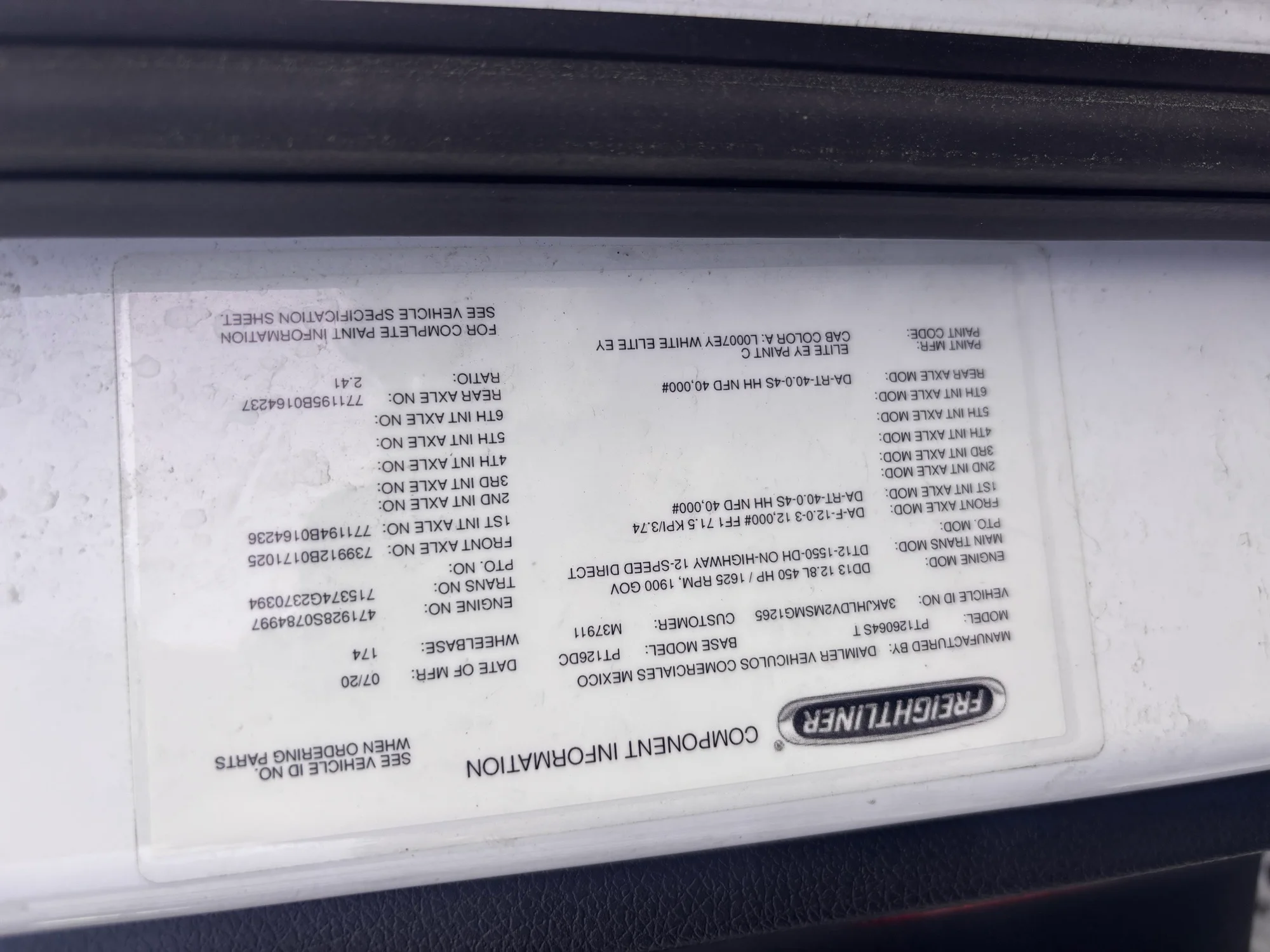 2021 Freightliner Cascadia - image 11