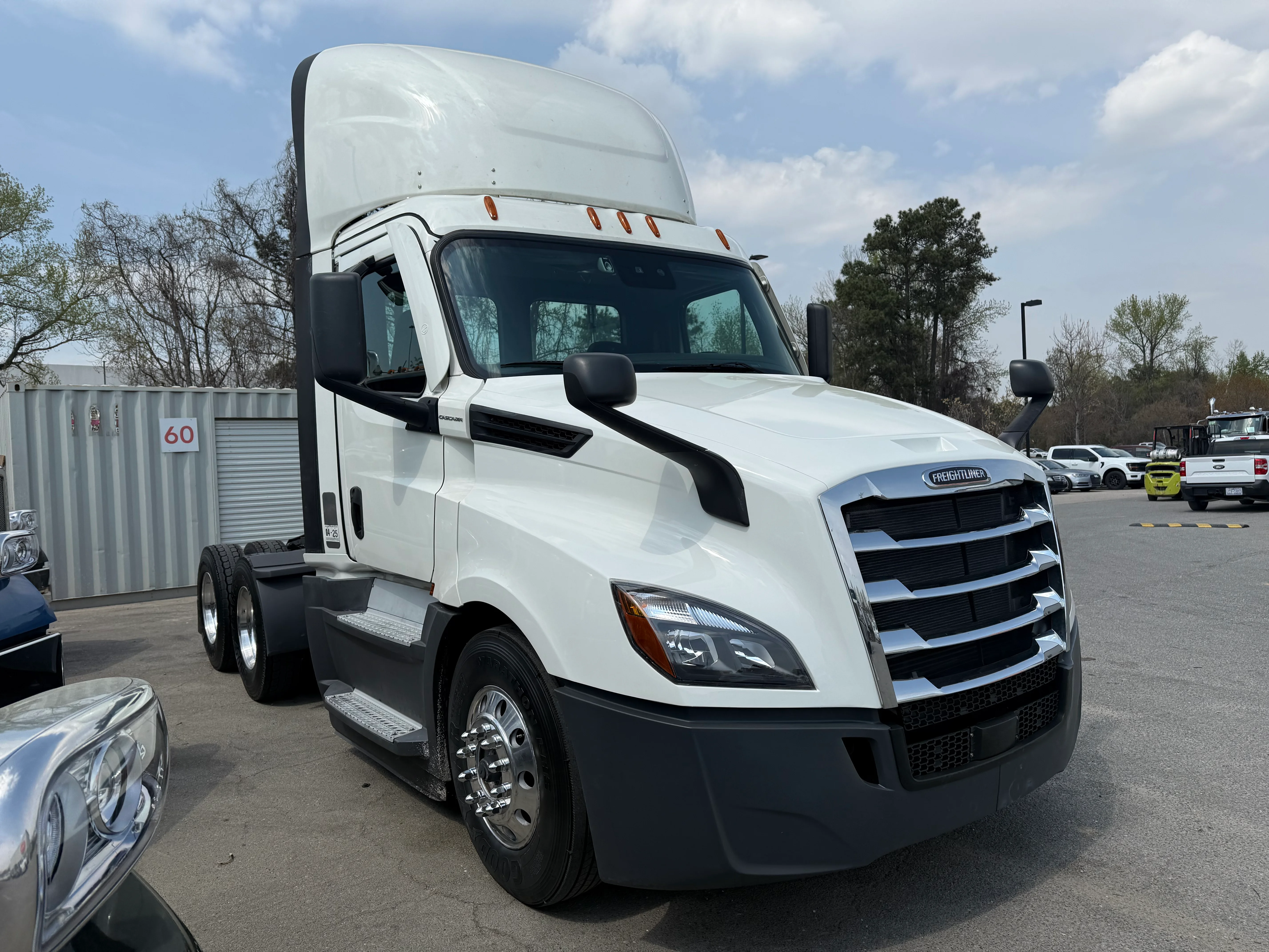 2021 Freightliner Cascadia - image 6