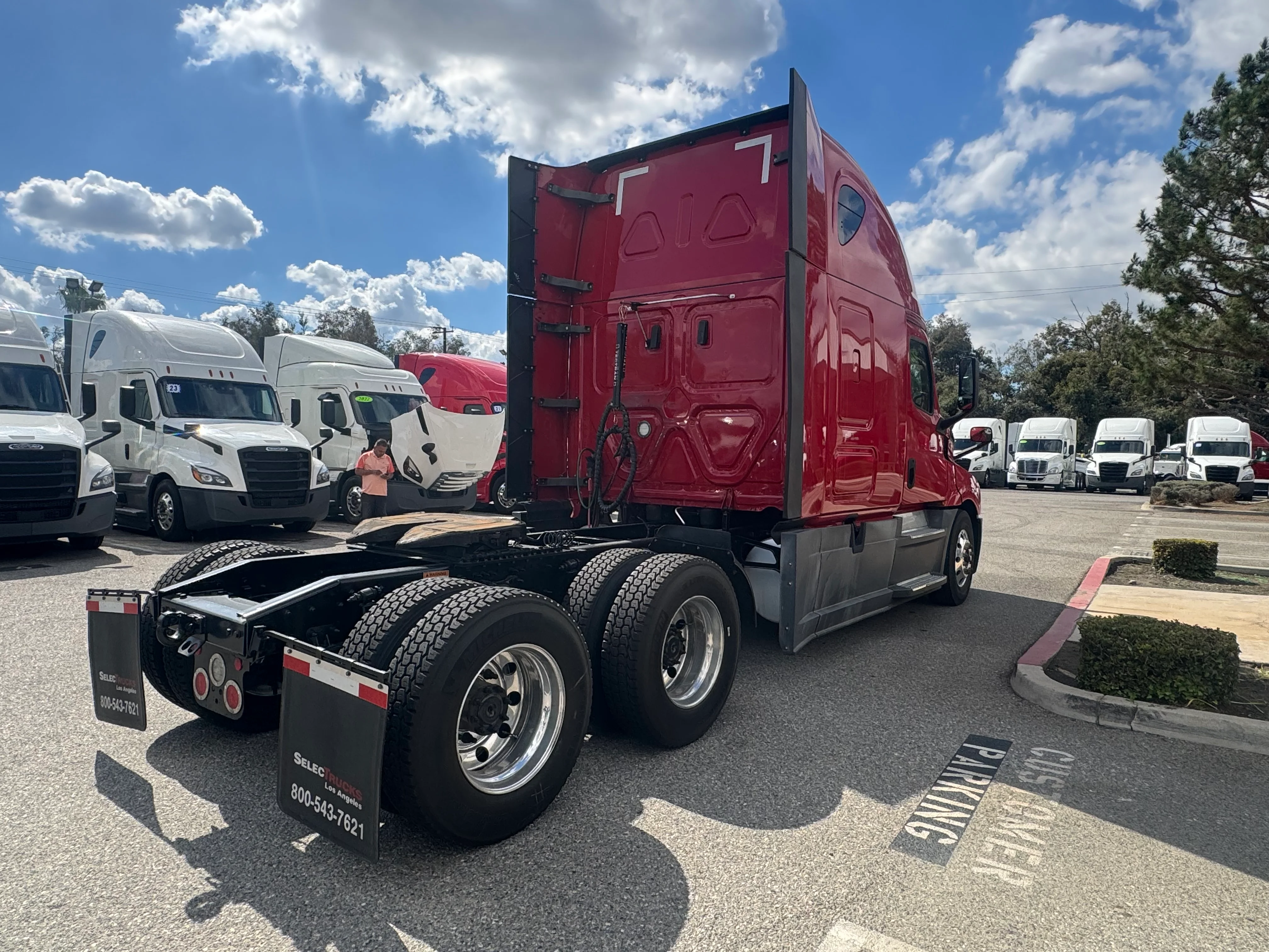 2020 Freightliner Cascadia in Selectrucks Fontana, CA — photo 6