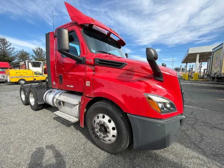 2019 Freightliner Cascadia in Edison, NJ