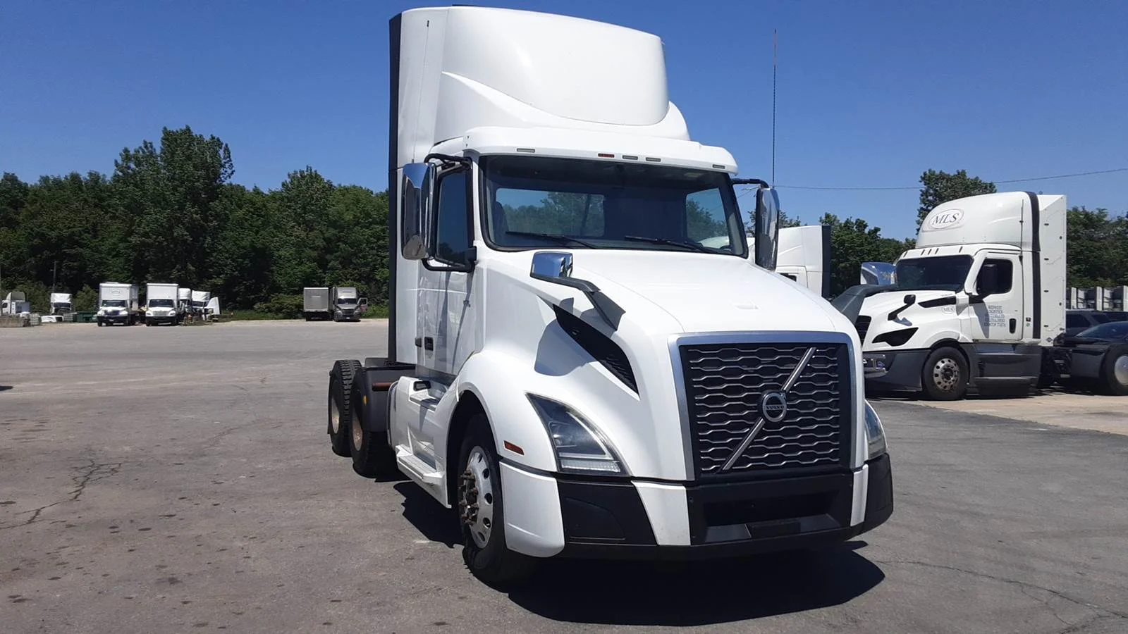 2020 Volvo VNL 300 in Marysville, OH