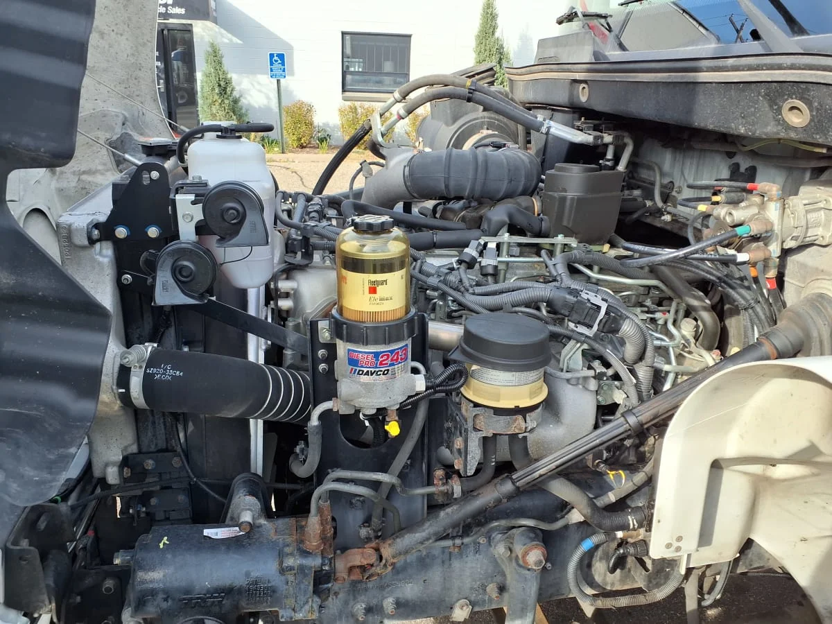 2016 Hino 338 - image 9