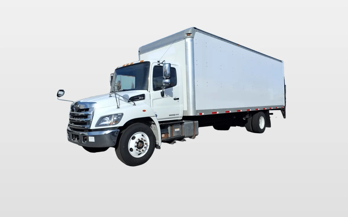 2016 Hino 338 - image 1