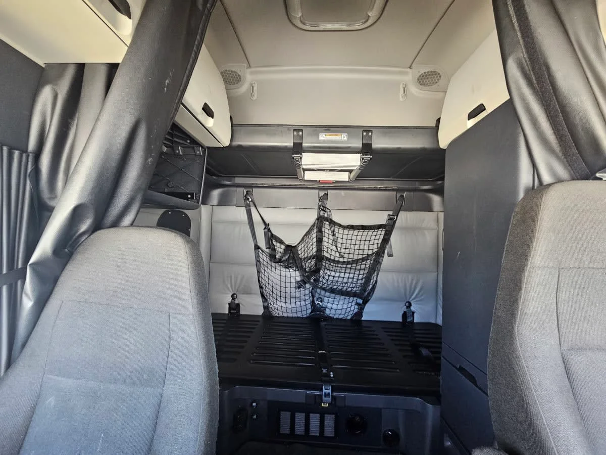 2022 Freightliner Cascadia in Orlando, FL — photo 8