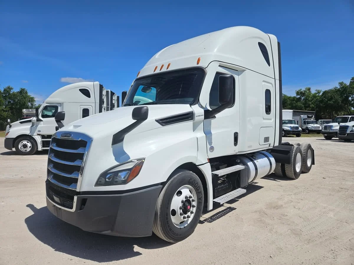 2022 Freightliner Cascadia in Orlando, FL