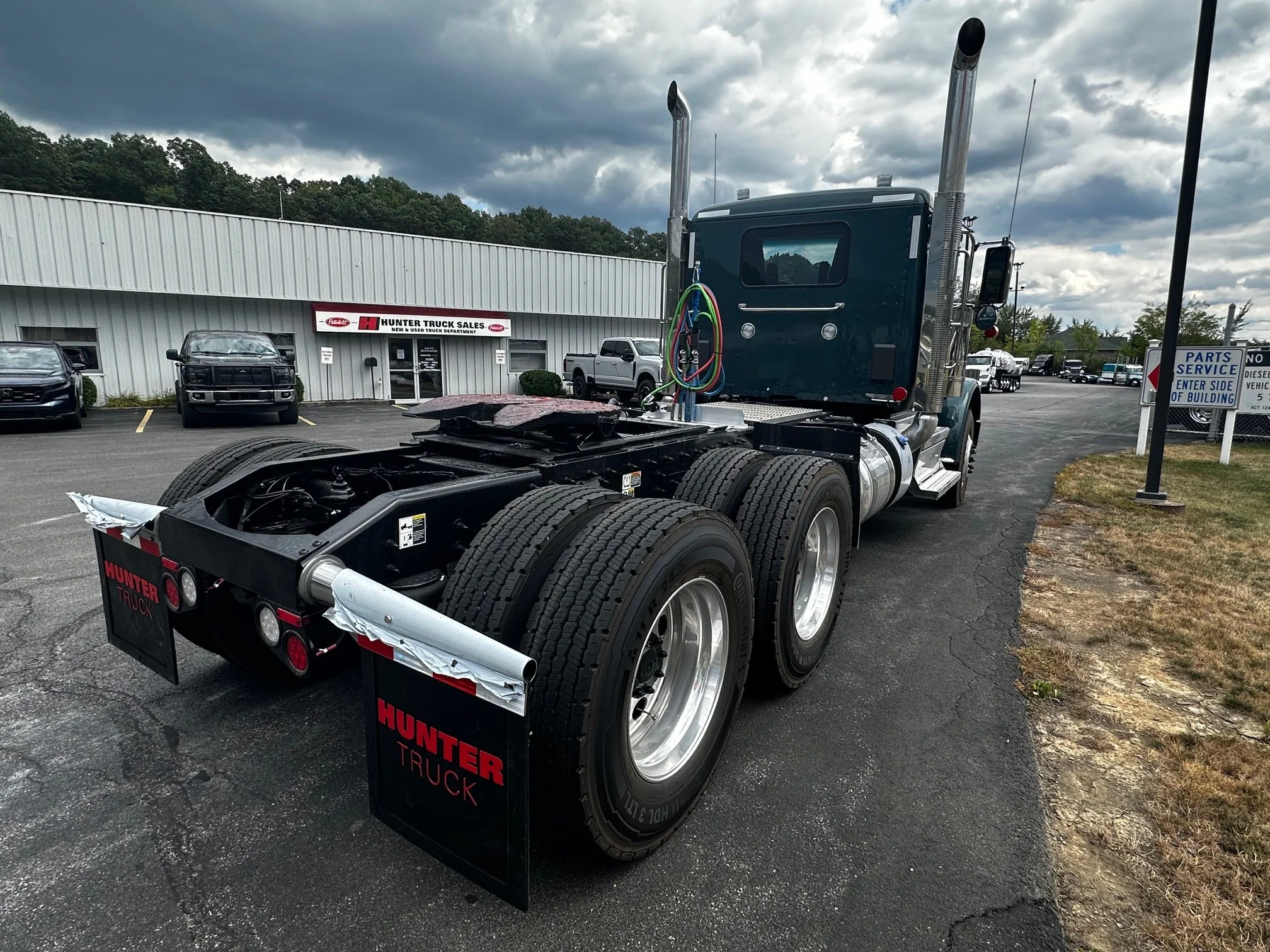 2026 Peterbilt 589 - image 6