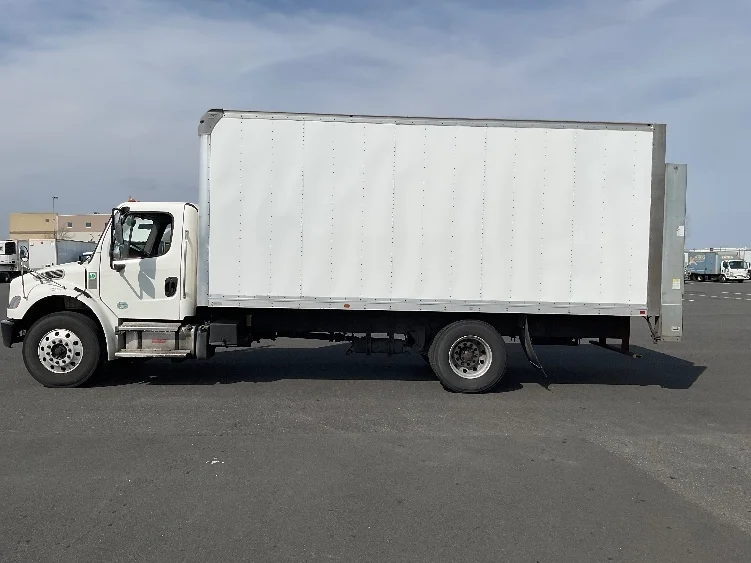 2021 Freightliner M2 106 - image 4