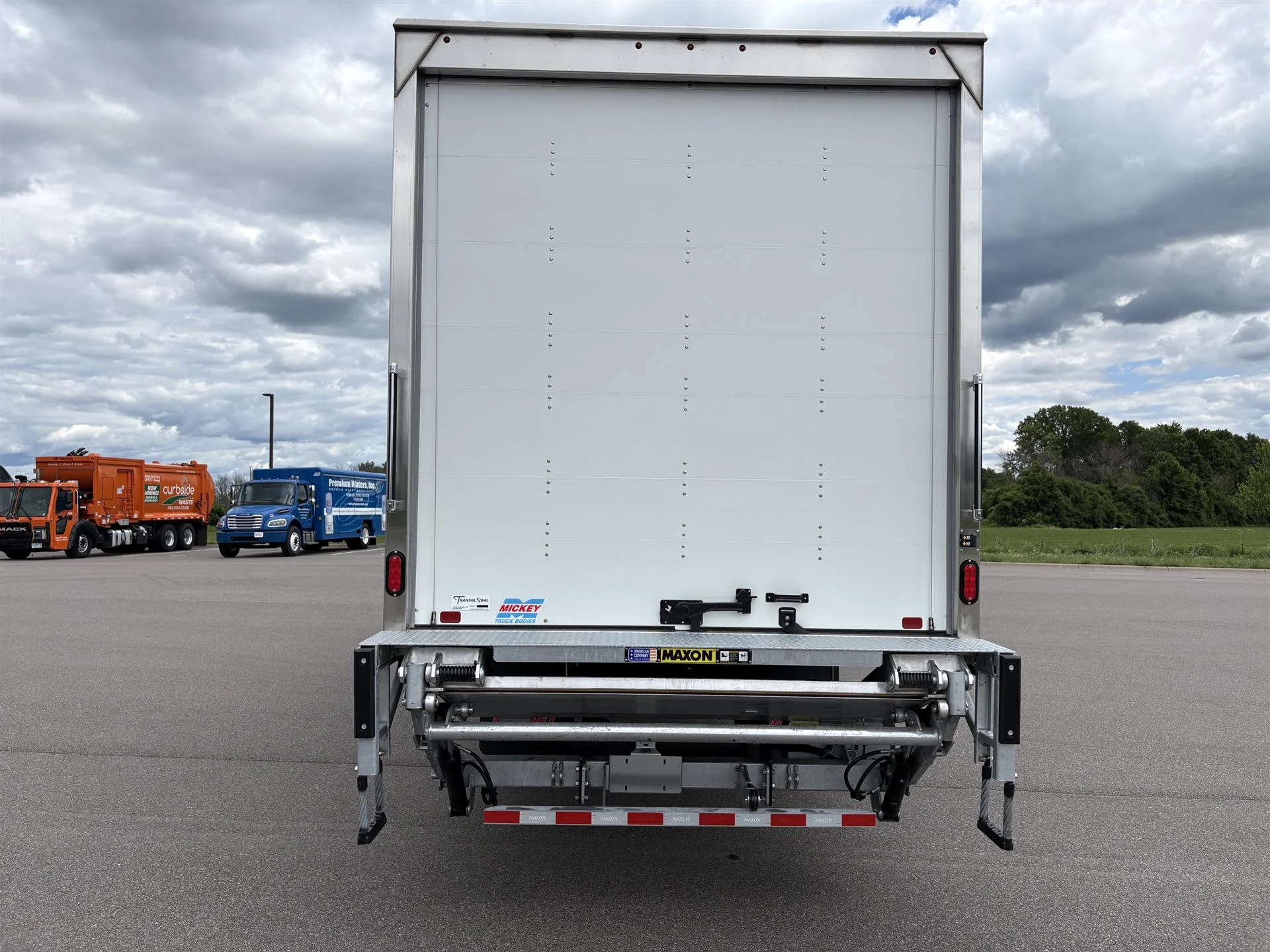 2027 Freightliner M2 106 in Inver Grove Heights, MN — photo 6